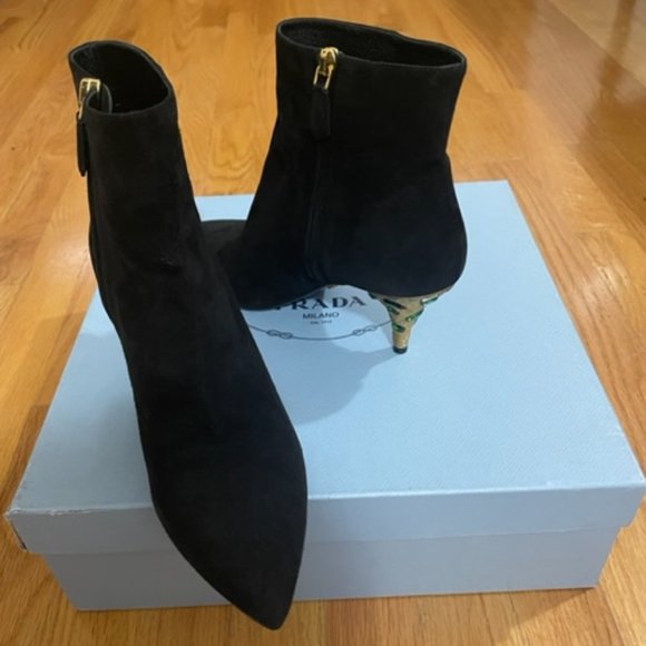 PRADA Donna Calzature Black Suede Jeweled Boots pointed Toe SZ 6 - Picture 9 of 9